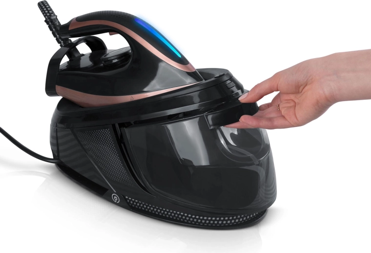 Removable 1.5 L tank for long ironing sessions