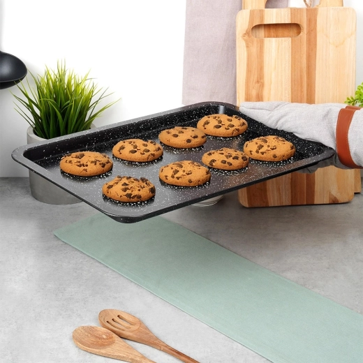 Wyższe krawędzie dla bezpiecznej obsługi bez bałaganu