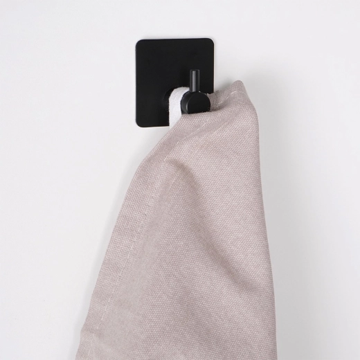 Design minimalista e nero opaco