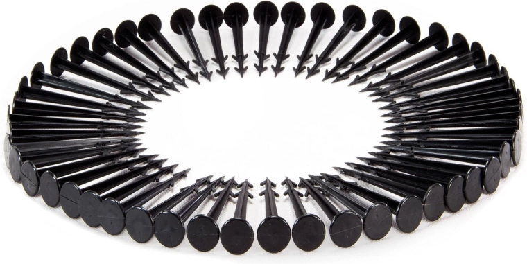 Fissaggio affidabile grazie ai 50 picchetti inclusi