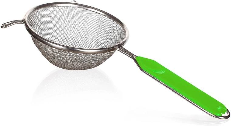 Culinary strainer 14 cm made of tin-plated metal with green handle