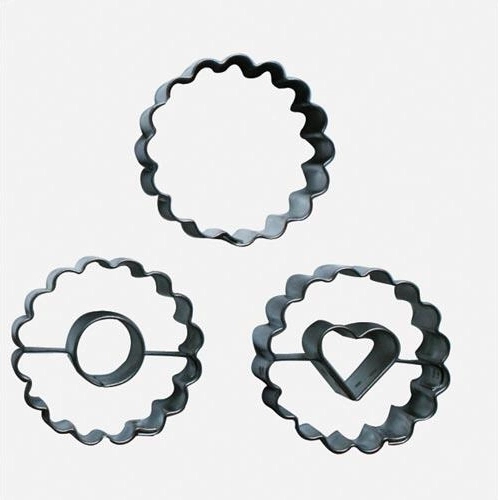 Set of Stainless Steel Cookie Cutters – Fluted Round, 3 pcs