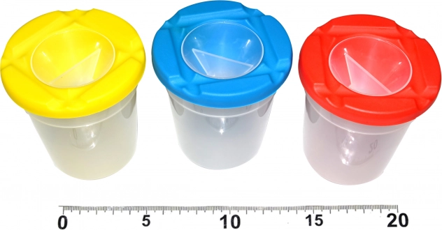 Water cup with lockable lid and brush holder