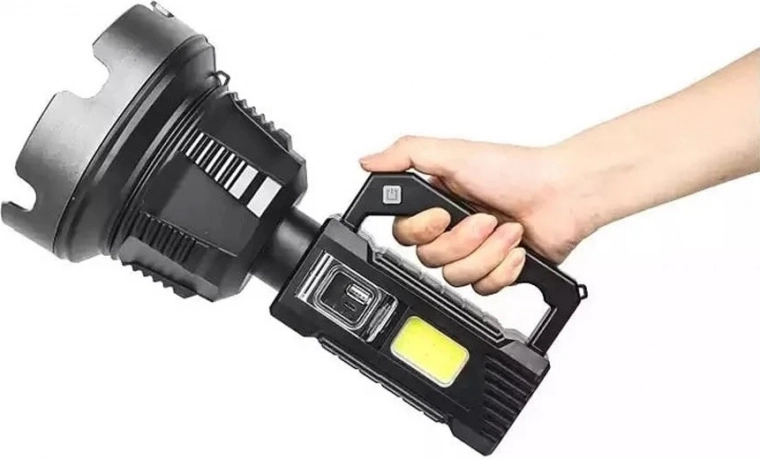 Šest načinov in stranski COB panel