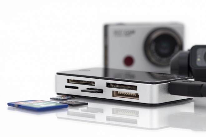 lettore di schede di memoria a 5 porte USB 3.0 SuperSpeed