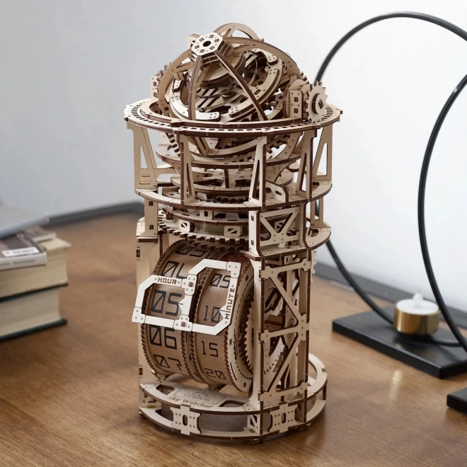 Modello meccanico in legno Ugears con tourbillon