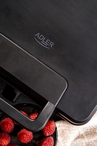 Elegant 4-Slice Waffle Maker