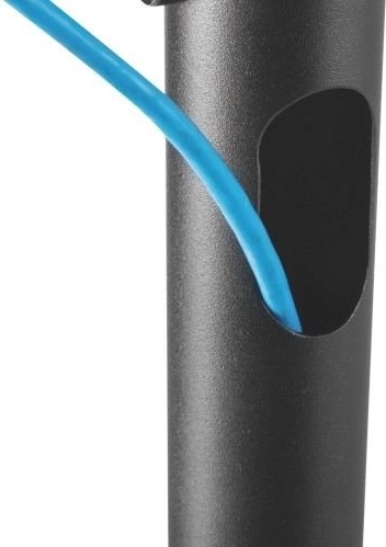 Robust stålkonstruktion med kabelstyring