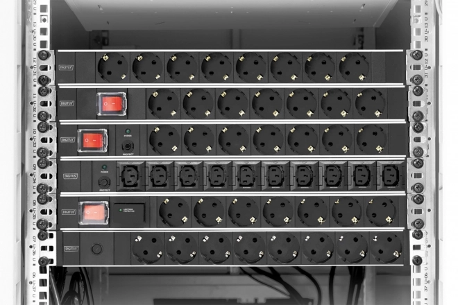 Power Strip for 19" Racks with Overload Protection