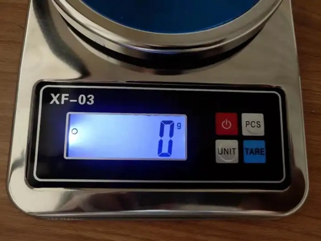 Bilancia da cucina digitale con base in metallo