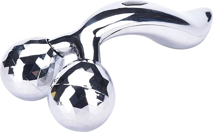 Ergonomic handle and compact design