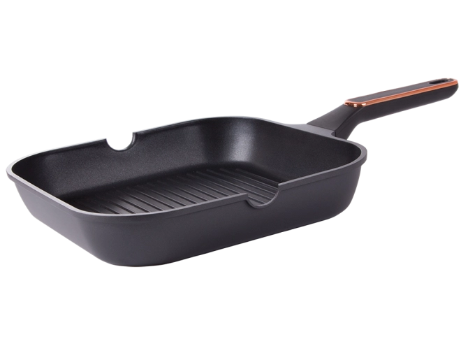 Die-cast aluminum and non-stick = fast, even cooking