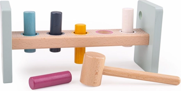 Learning and fun with colorful pegs