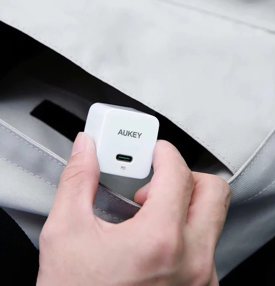 Biela mini nabíjačka Aukey USB-C 20W PD