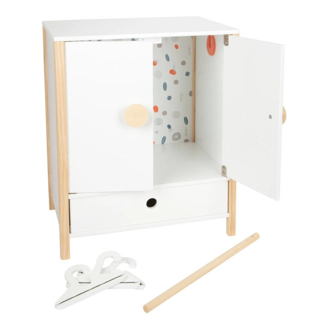 Smart storage system for little fashion designers