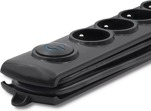 Five outlets and a 1.8 m cable for everyday convenience