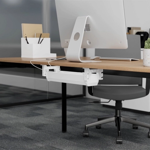 Ordnung und Sicherheit unter dem Tisch