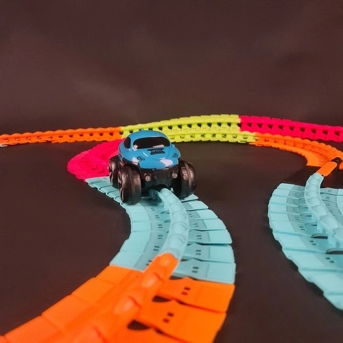 Pista da corsa flessibile con auto LED
