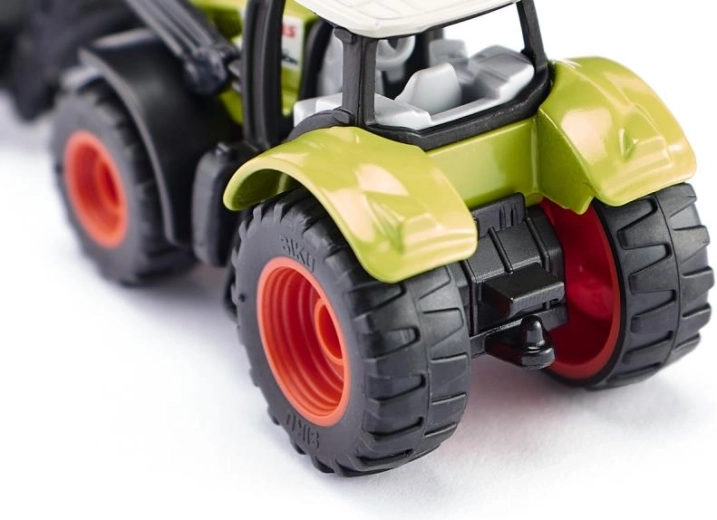 Pneumatici in gomma e gancio posteriore per rimorchio