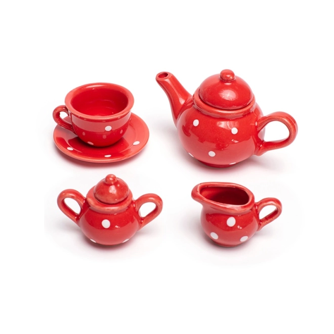 Complete tea set for little hosts