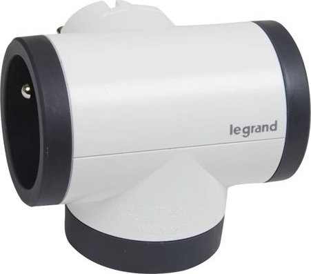 Two P+E sockets with high load capacity