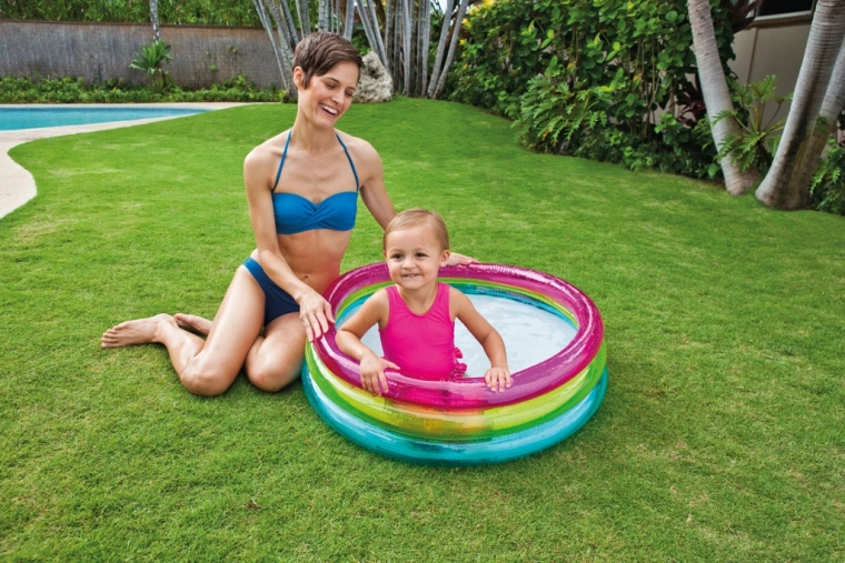 Amusement au jardin et en déplacement