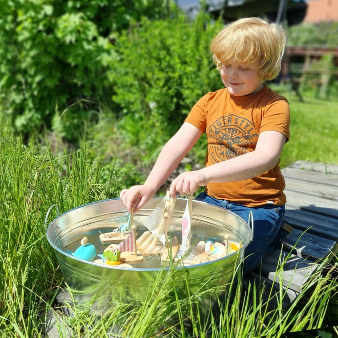 Encourages imagination and independent play
