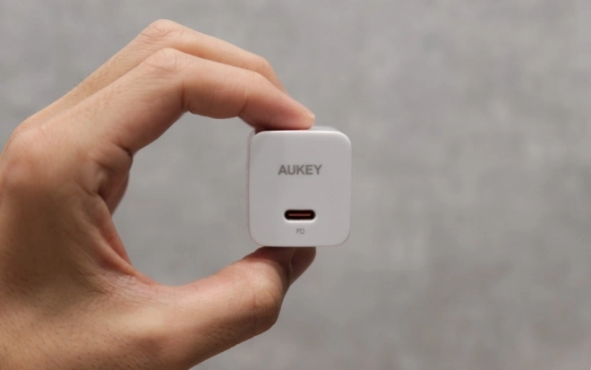 Biela mini nabíjačka Aukey USB-C 20W PD