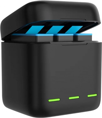 Lightweight travel design with magnetic lid
