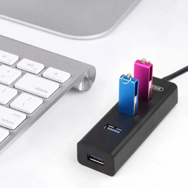 Elegant Black 4-Port USB 3.0 Hub