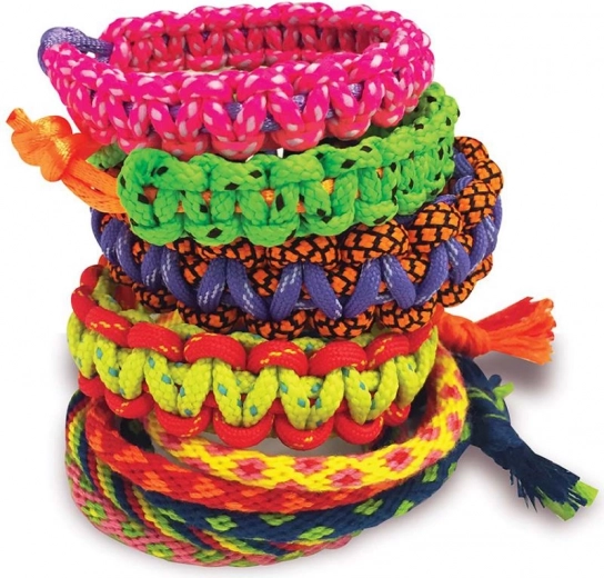 Pestré barvy a výrazné vzory