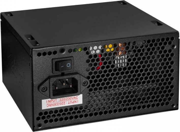 Tichý 12cm ventilátor a kvalitní chlazení