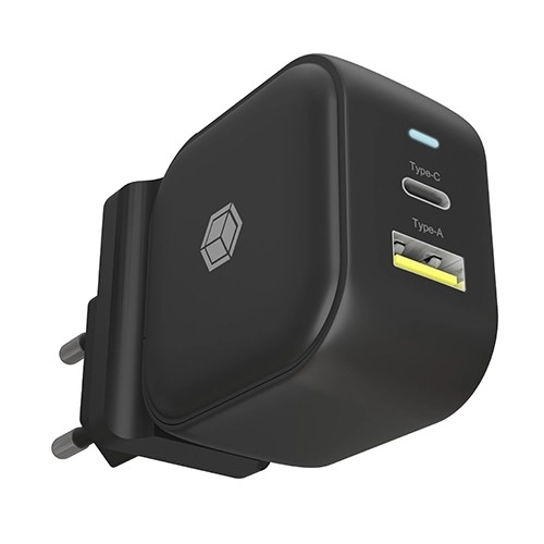 Travel-Friendly Dual Port Charger with Power Delivery