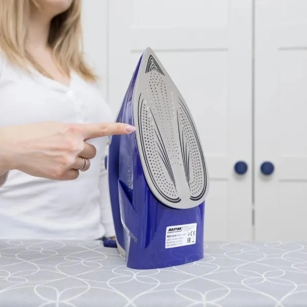 Steam Iron with Ceramic Soleplate