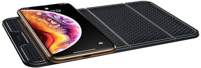 Zanesljiv oprijem na armaturni plošči