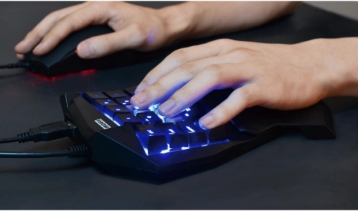 Mechanické klávesy s LED podsvícením