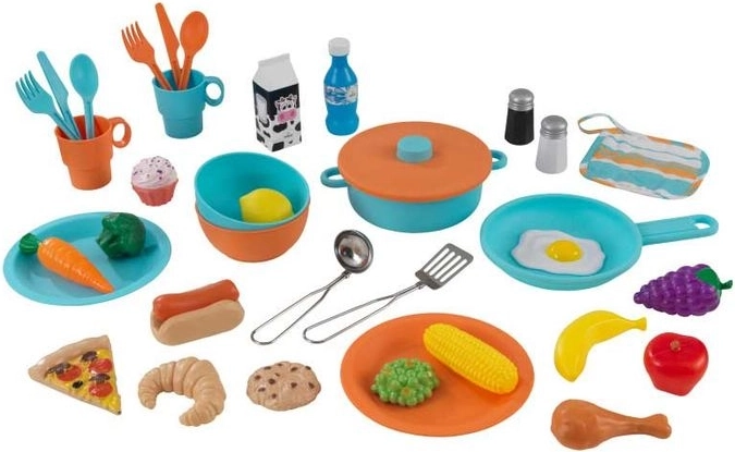 Plenty of accessories: 38 pieces