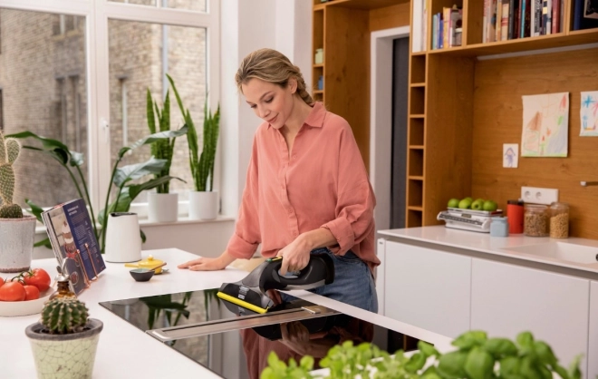Ergonomikus fogantyú töltési jelzővel