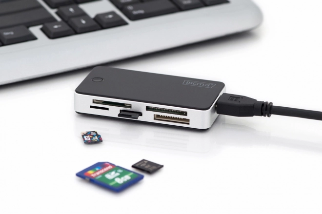 lettore di schede di memoria a 5 porte USB 3.0 SuperSpeed