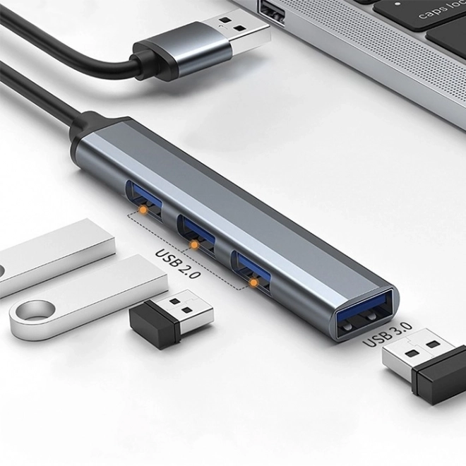 Hub USB multifunzionale 4 in 1