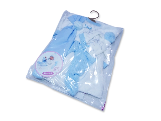 Three-piece set for realistic play