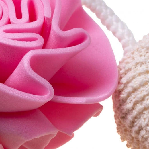 Sanftes Peeling und reichhaltiger Schaum