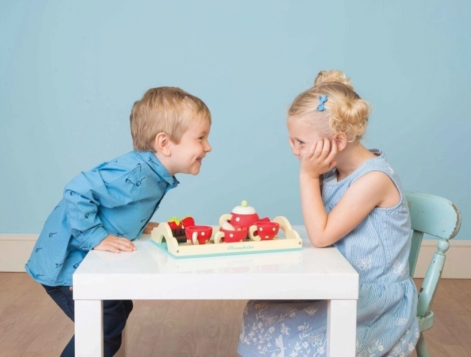 Spodbuja domišljijsko igro in veščine