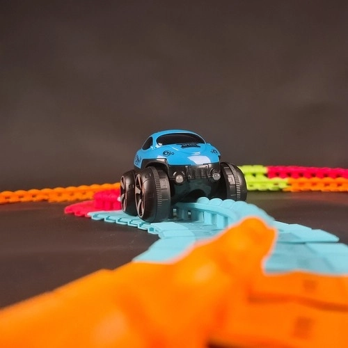 Pista da corsa flessibile con auto LED