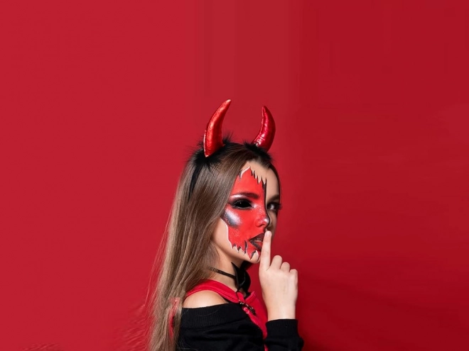 Čelenka s ďábelskými rohy na Halloween