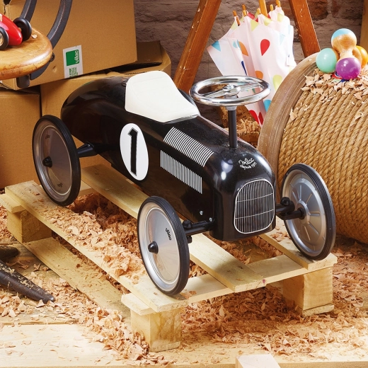 Quiet and smooth operation thanks to rubberized wheels