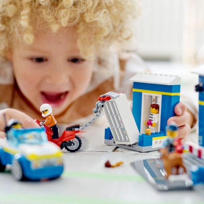 LEGO4 City 60370 Poursuite à la station de police