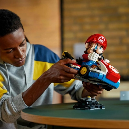 Dynamic poses like from Mario Kart