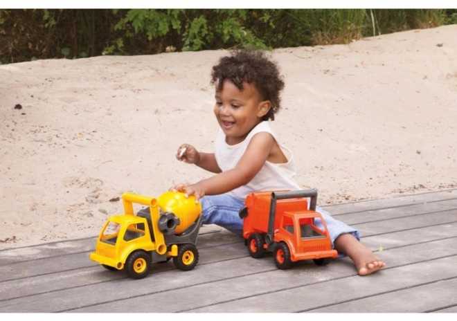 Supports imagination and motor skills from age 2