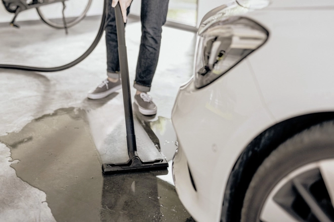 Universal Vacuum Cleaner Anniversary Edition